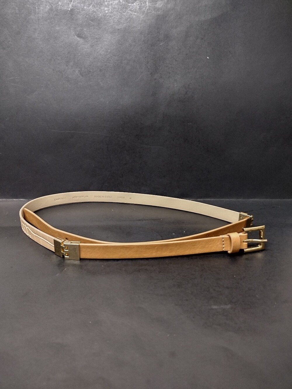 NEW - ANN TAYLOR - WOMEN'S BELT SIZE : M (41 in )